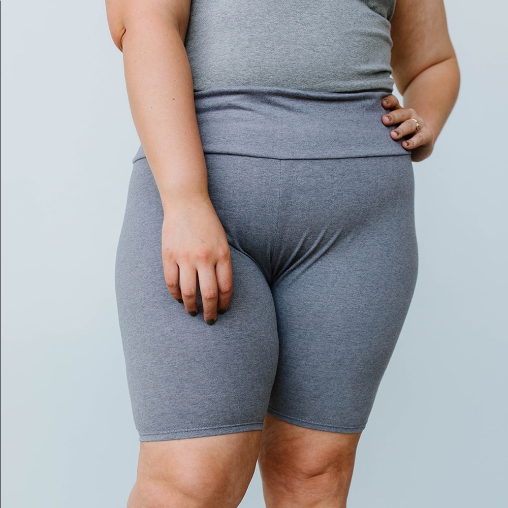 Aero Biker Shorts in Charcoal - Picture 9 of 15